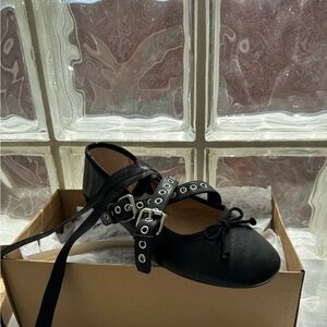 Steve Madden Baylen Flats